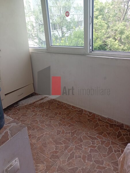 Basarabia, apartament 2 camere, 2 balcoane,