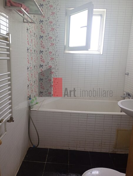 Basarabia, apartament 2 camere, 2 balcoane,